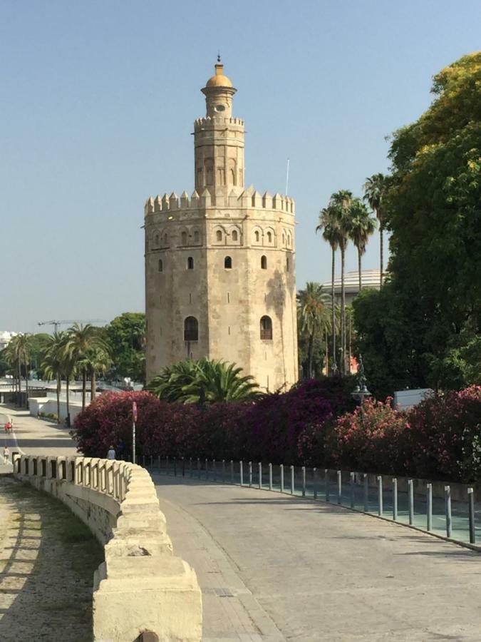 Betis A La Orilla Del Guadalquivir & Vistas A La Giralda Apartman Sevilla Kültér fotó