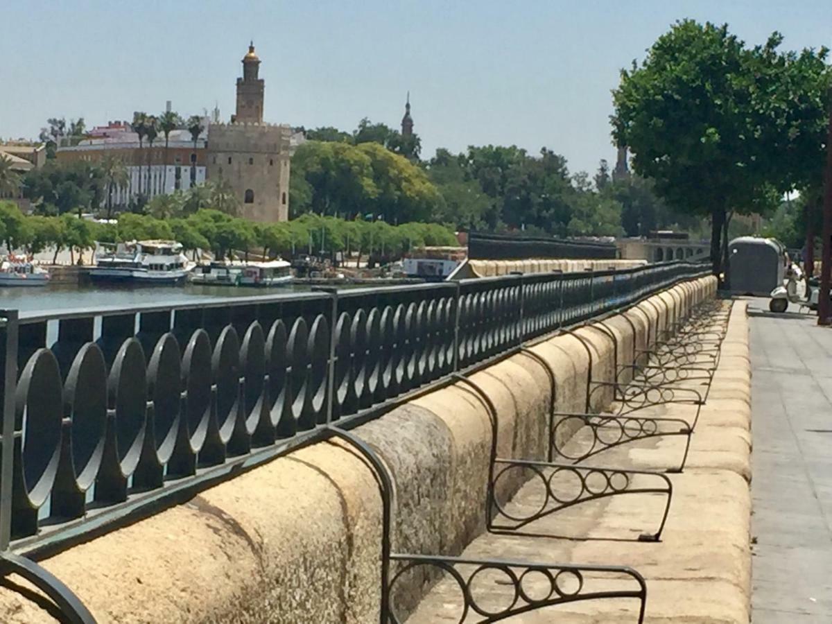Betis A La Orilla Del Guadalquivir & Vistas A La Giralda Apartman Sevilla Kültér fotó